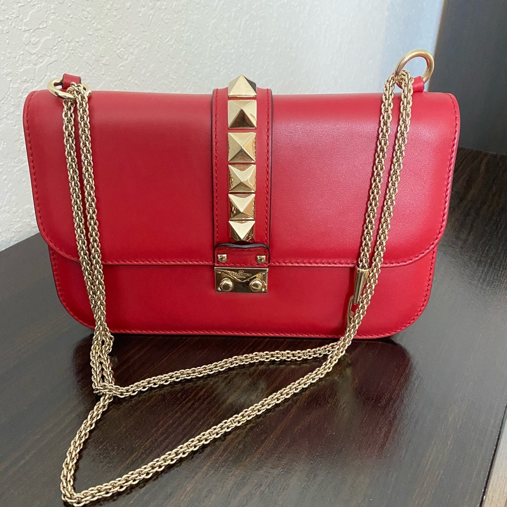 Valentino glam lock bag medium true red